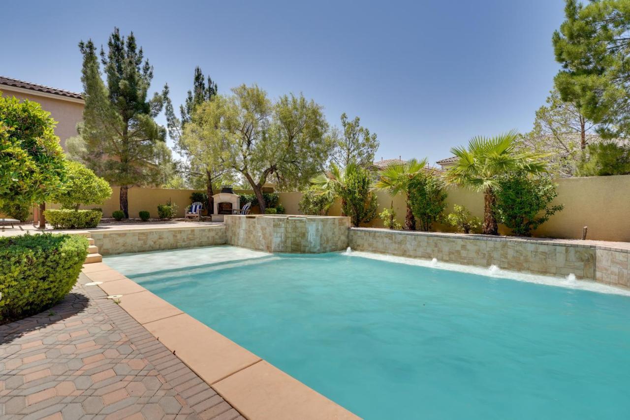 Elegant Las Vegas Home With Pool And Putting Green! Eksteriør billede