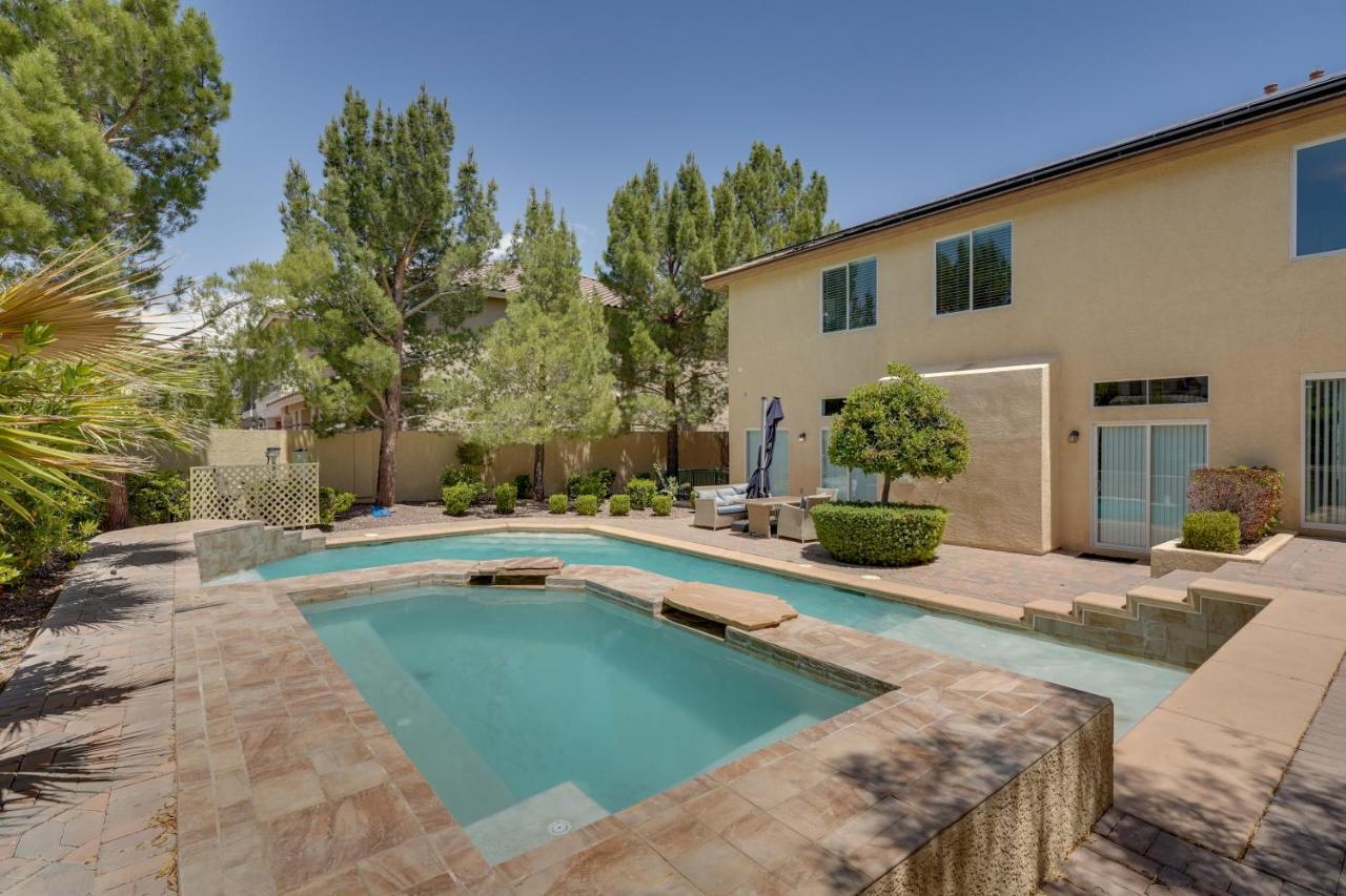 Elegant Las Vegas Home With Pool And Putting Green! Eksteriør billede